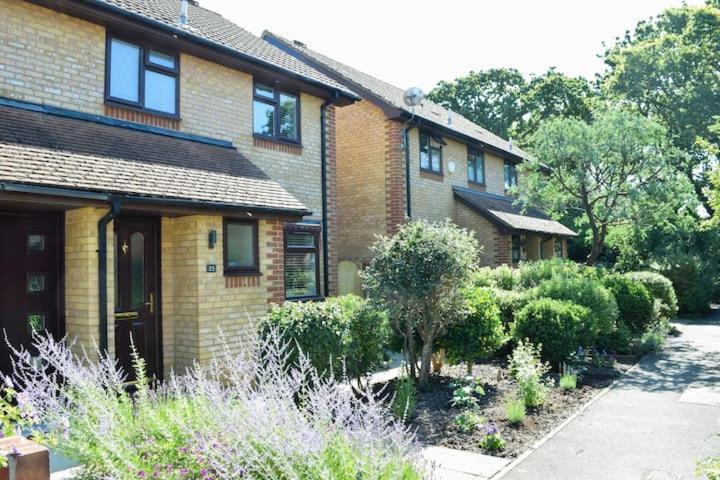 Beautiful 3 Bed Home In The Heart Of New Forest Hordle Bagian luar foto