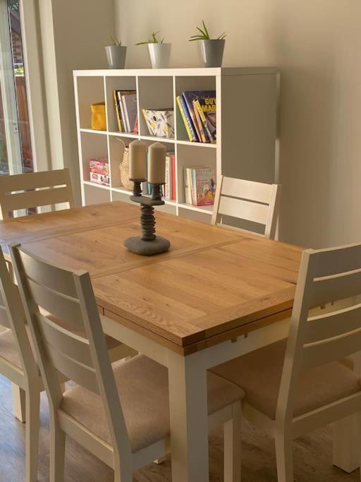 Beautiful 3 Bed Home In The Heart Of New Forest Hordle Bagian luar foto