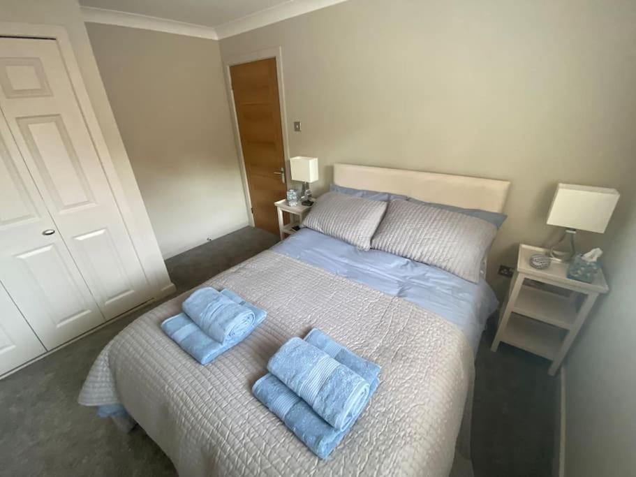Beautiful 3 Bed Home In The Heart Of New Forest Hordle Bagian luar foto