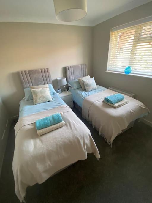 Beautiful 3 Bed Home In The Heart Of New Forest Hordle Bagian luar foto