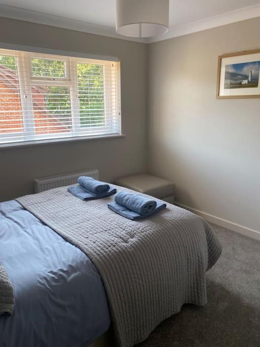 Beautiful 3 Bed Home In The Heart Of New Forest Hordle Bagian luar foto